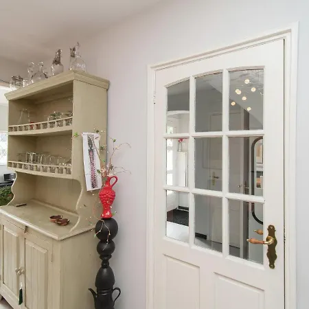 Semi Detached House With Garden In Quiet Location Within Walking Distance Of The Centre Of Bergen Casa vacanze *