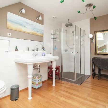 Semi Detached House With Garden In Quiet Location Within Walking Distance Of The Centre Of Bergen *